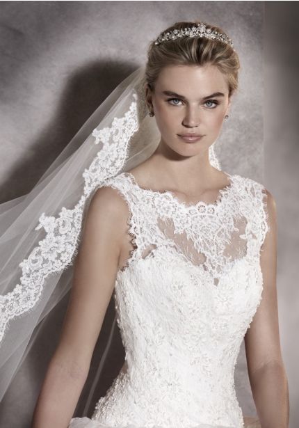 Embroidered Tulle Wedding Veil