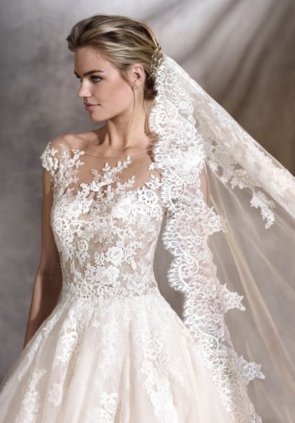 Long Wedding Lace Veil