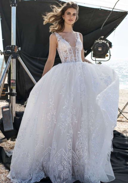 V-Neck Princess Wedding Dress in Tulle