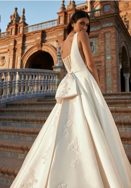 Graphic Big Bow Wedding Dress