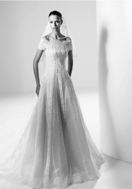 Lace Embroidered A-Line Wedding Gown